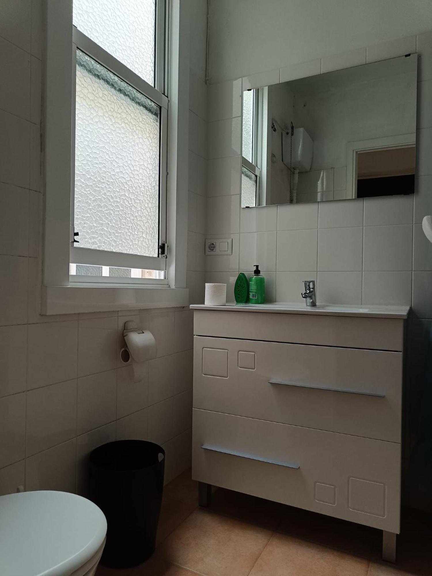 Апартаменти Piso Antiguo, Muebles Viejos, Muy Sencillo, Alquilado En Invierno A Estudiantes, Sin Ascensor, Cocina Antigua A Gas, Edificio Muy Antiguo А-Корунья Екстер'єр фото